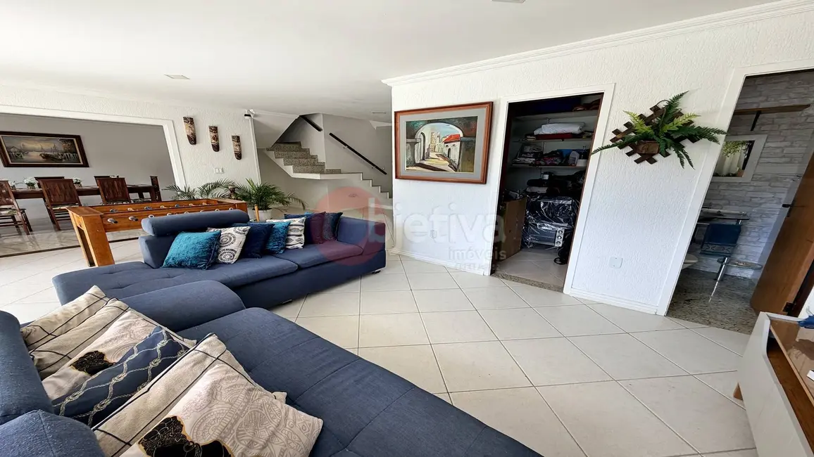 Foto 8 de Casa com 4 quartos à venda, 392m2 em Foguete, Cabo Frio - RJ