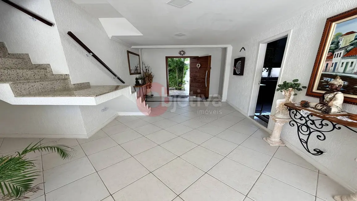 Foto 4 de Casa com 4 quartos à venda, 392m2 em Foguete, Cabo Frio - RJ