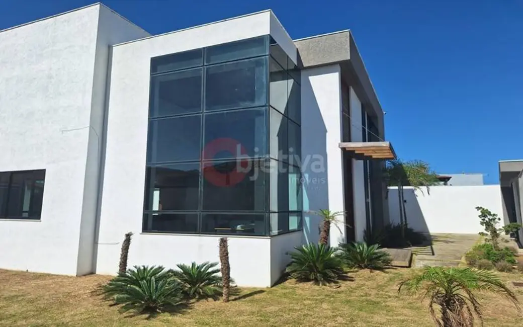 Foto 4 de Casa com 4 quartos à venda, 250m2 em Foguete, Cabo Frio - RJ
