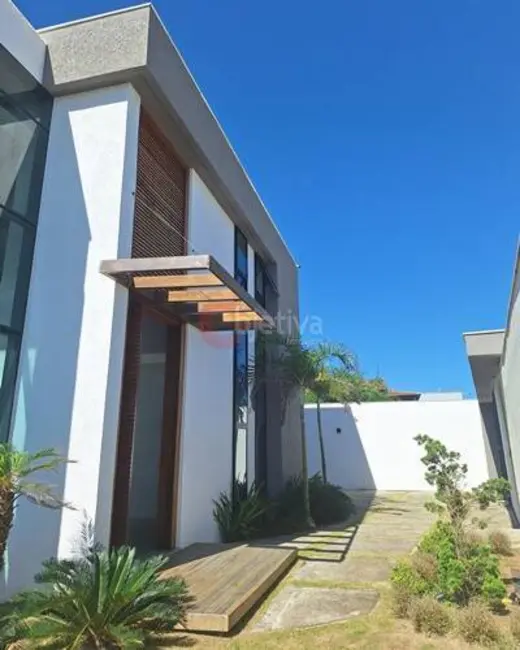Foto 5 de Casa com 4 quartos à venda, 250m2 em Foguete, Cabo Frio - RJ