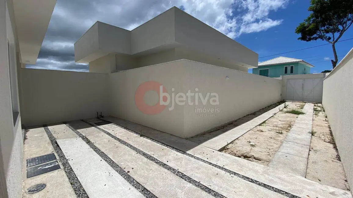 Foto 2 de Casa com 2 quartos à venda, 70m2 em Cabo Frio - RJ