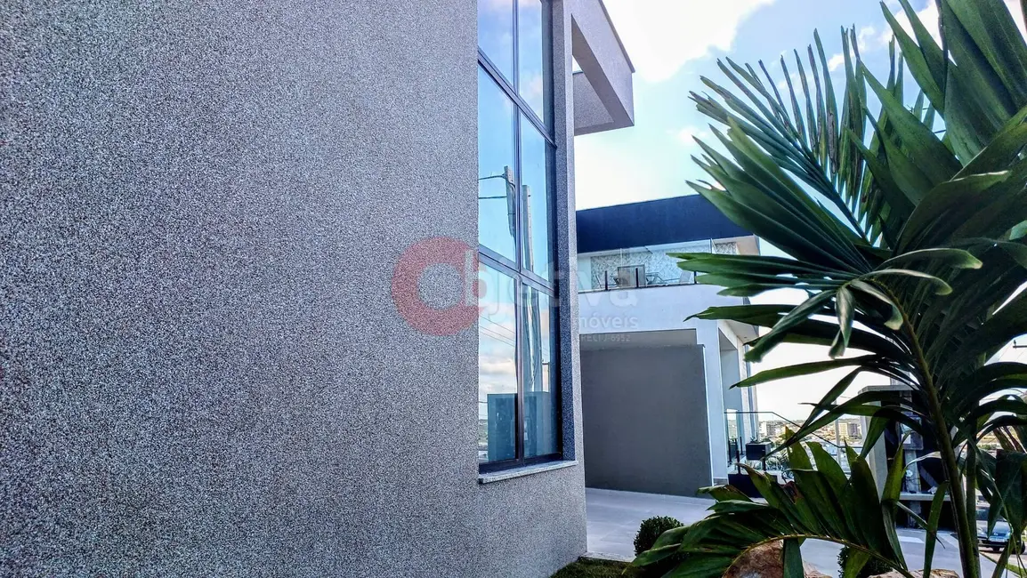 Casa de Condomínio com 3 quartos à venda, 252m2 em Nova São Pedro, Sao Pedro Da Aldeia - RJ - imagem 8 Foto 8 de Casa de Condomínio com 3 quartos à venda, 252m2 em Nova São Pedro, Sao Pedro Da Aldeia - RJ