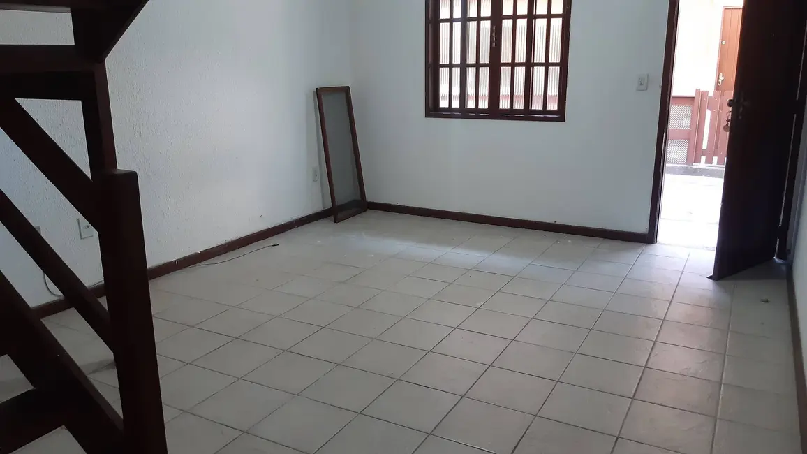 Casa de Condomínio com 2 quartos para alugar, 66m2 em Praia do Siqueira, Cabo Frio - RJ - imagem 2 Foto 2 de Casa de Condomínio com 2 quartos para alugar, 66m2 em Praia do Siqueira, Cabo Frio - RJ