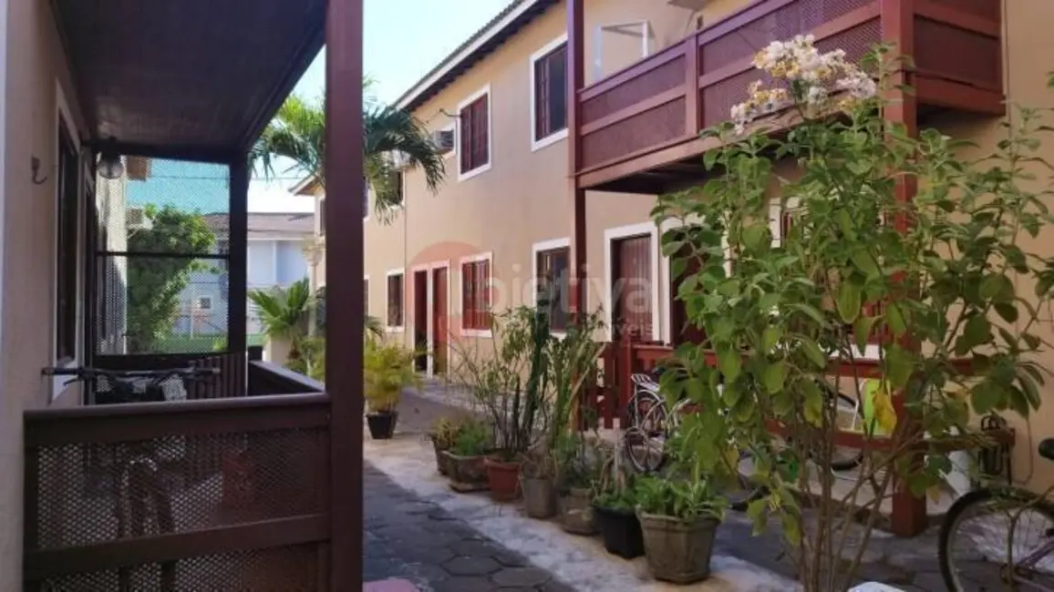 Casa de Condomínio com 2 quartos para alugar, 66m2 em Praia do Siqueira, Cabo Frio - RJ - imagem 1 Foto 1 de Casa de Condomínio com 2 quartos para alugar, 66m2 em Praia do Siqueira, Cabo Frio - RJ