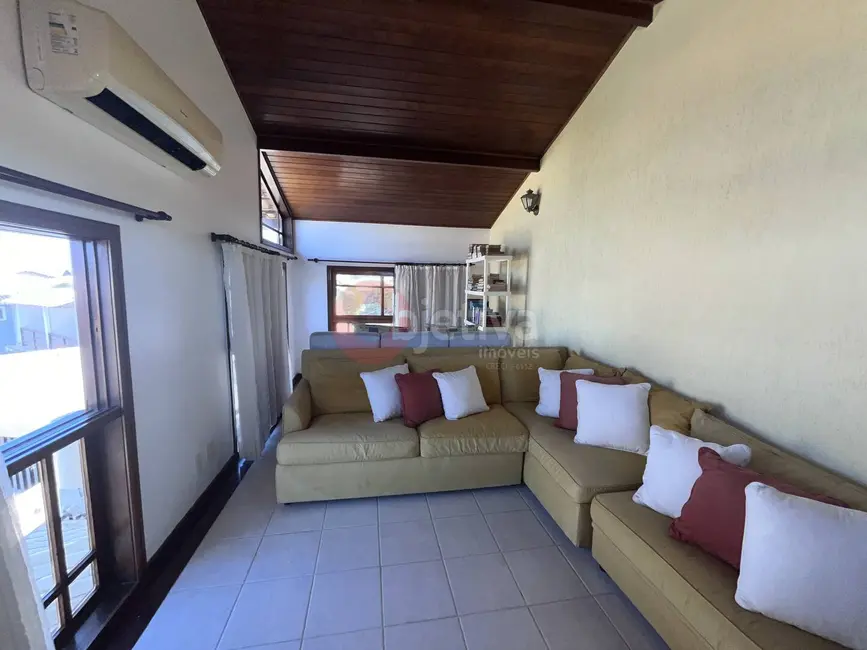 Casa com 6 quartos à venda, 364m2 em Praia Linda, Sao Pedro Da Aldeia - RJ - imagem 3 Foto 3 de Casa com 6 quartos à venda, 364m2 em Praia Linda, Sao Pedro Da Aldeia - RJ