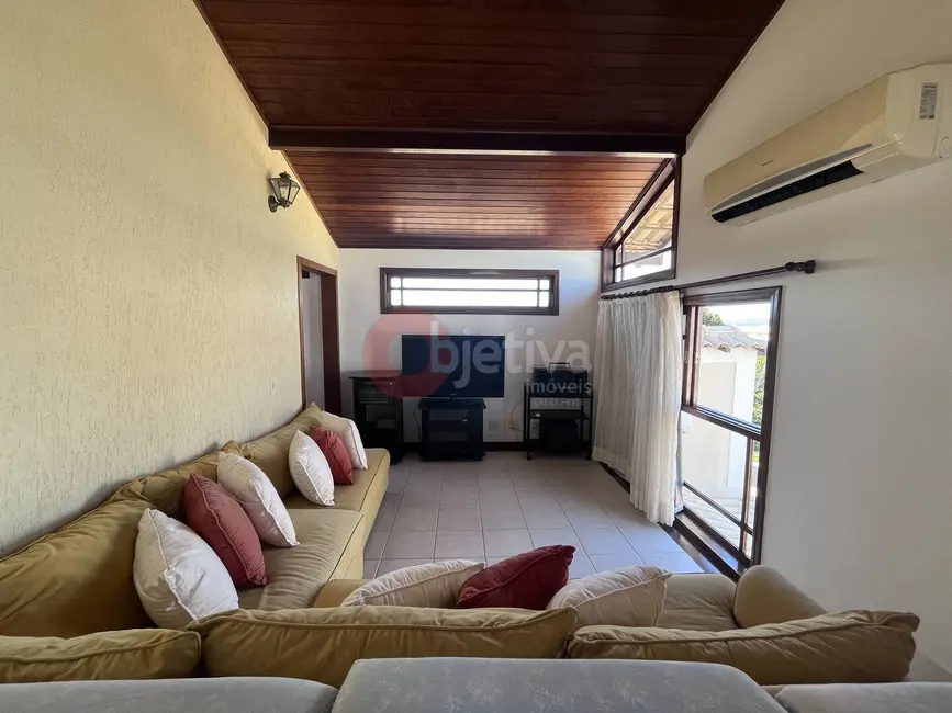 Casa com 6 quartos à venda, 364m2 em Praia Linda, Sao Pedro Da Aldeia - RJ - imagem 2 Foto 2 de Casa com 6 quartos à venda, 364m2 em Praia Linda, Sao Pedro Da Aldeia - RJ