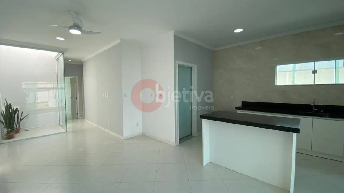 Foto 4 de Casa com 3 quartos à venda, 120m2 em Cabo Frio - RJ