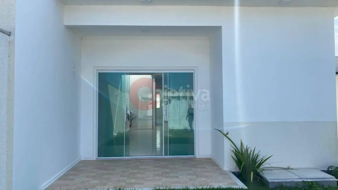Foto 2 de Casa com 3 quartos à venda, 120m2 em Cabo Frio - RJ