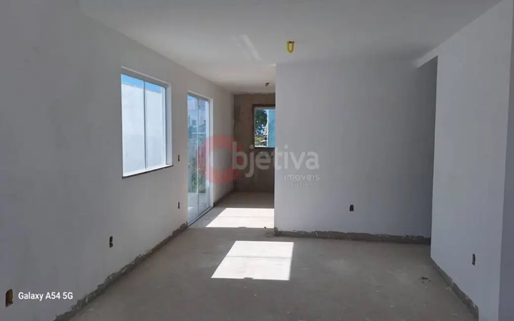 Foto 2 de Casa com 4 quartos à venda, 105m2 em Foguete, Cabo Frio - RJ