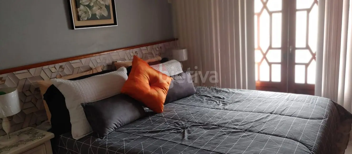 Casa com 3 quartos à venda, 210m2 em Centro, Cabo Frio - RJ - imagem 5 Foto 5 de Casa com 3 quartos à venda, 210m2 em Centro, Cabo Frio - RJ