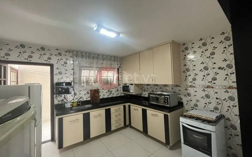 Foto 7 de Casa de Condomínio com 2 quartos à venda, 92m2 em Ogiva, Cabo Frio - RJ