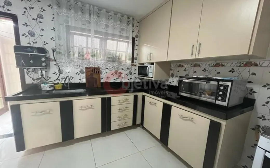 Foto 8 de Casa de Condomínio com 2 quartos à venda, 92m2 em Ogiva, Cabo Frio - RJ