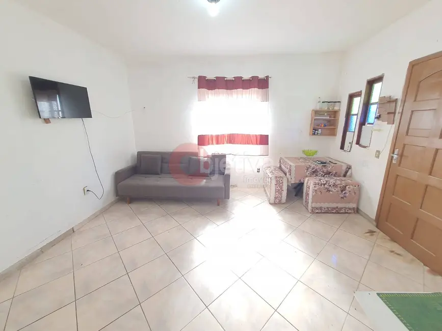 Foto 2 de Casa com 2 quartos à venda, 200m2 em Cabo Frio - RJ