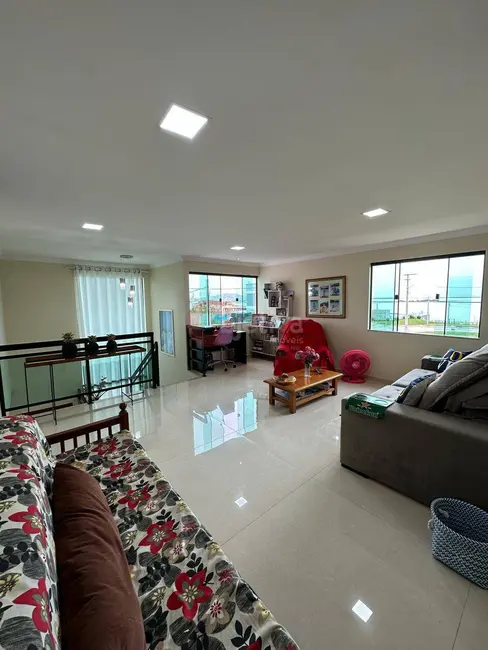 Casa de Condomínio com 4 quartos à venda, 204m2 em Nova São Pedro, Sao Pedro Da Aldeia - RJ - imagem 4 Foto 4 de Casa de Condomínio com 4 quartos à venda, 204m2 em Nova São Pedro, Sao Pedro Da Aldeia - RJ