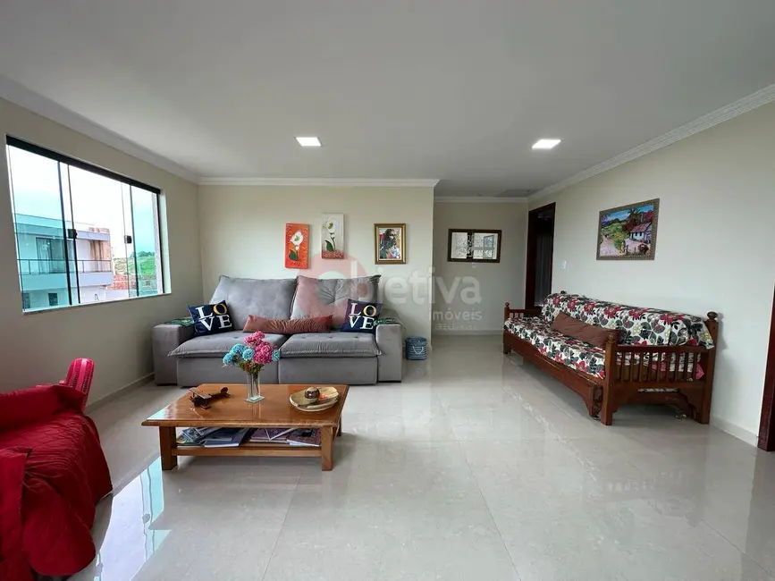 Casa de Condomínio com 4 quartos à venda, 204m2 em Nova São Pedro, Sao Pedro Da Aldeia - RJ - imagem 3 Foto 3 de Casa de Condomínio com 4 quartos à venda, 204m2 em Nova São Pedro, Sao Pedro Da Aldeia - RJ