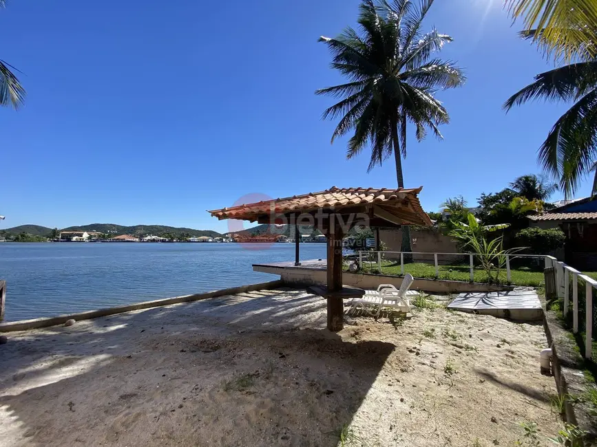 Foto 1 de Casa com 7 quartos à venda, 380m2 em Ogiva, Cabo Frio - RJ