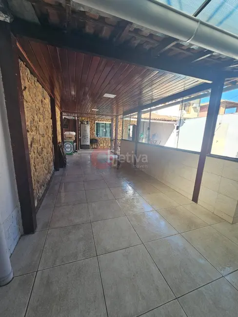 Foto 6 de Casa com 5 quartos à venda e para alugar, 300m2 em Parque Burle, Cabo Frio - RJ