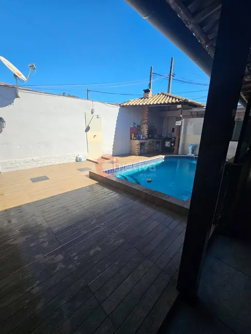 Foto 4 de Casa com 5 quartos à venda e para alugar, 300m2 em Parque Burle, Cabo Frio - RJ
