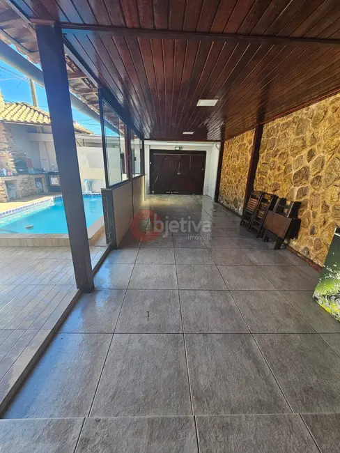 Foto 5 de Casa com 5 quartos à venda e para alugar, 300m2 em Parque Burle, Cabo Frio - RJ