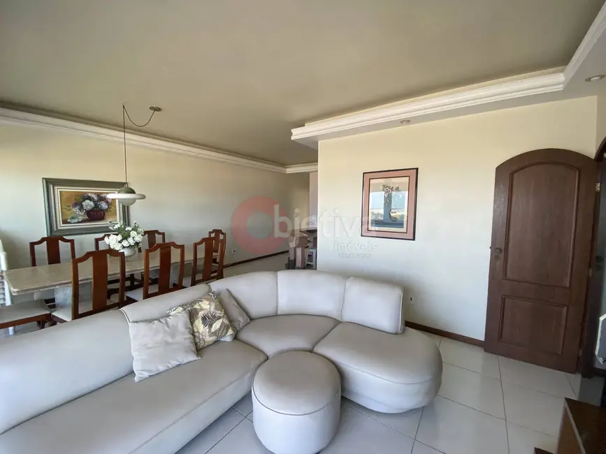 Foto 5 de Apartamento com 4 quartos à venda, 206m2 em Centro, Cabo Frio - RJ