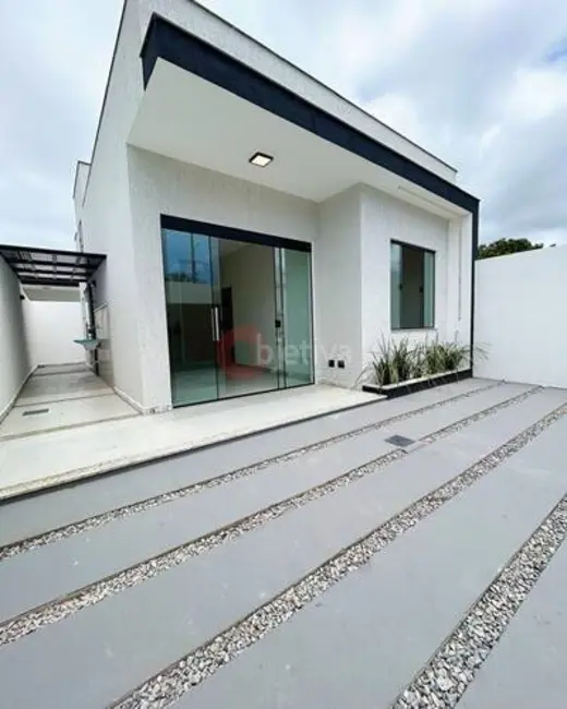 Foto 2 de Casa com 2 quartos à venda, 60m2 em Cabo Frio - RJ
