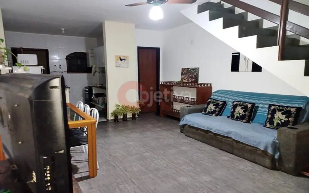 Casa de Condomínio com 2 quartos para alugar, 120m2 em Portinho, Cabo Frio - RJ - imagem 3 Foto 3 de Casa de Condomínio com 2 quartos para alugar, 120m2 em Portinho, Cabo Frio - RJ