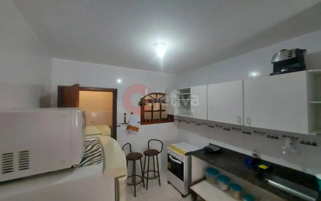 Casa de Condomínio com 2 quartos para alugar, 120m2 em Portinho, Cabo Frio - RJ - imagem 6 Foto 6 de Casa de Condomínio com 2 quartos para alugar, 120m2 em Portinho, Cabo Frio - RJ