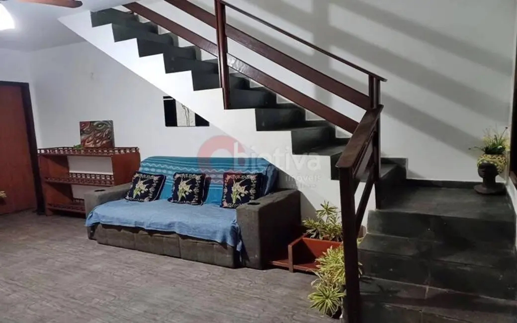 Casa de Condomínio com 2 quartos para alugar, 120m2 em Portinho, Cabo Frio - RJ - imagem 2 Foto 2 de Casa de Condomínio com 2 quartos para alugar, 120m2 em Portinho, Cabo Frio - RJ