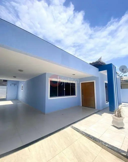 Foto 2 de Casa com 3 quartos à venda, 300m2 em Cabo Frio - RJ