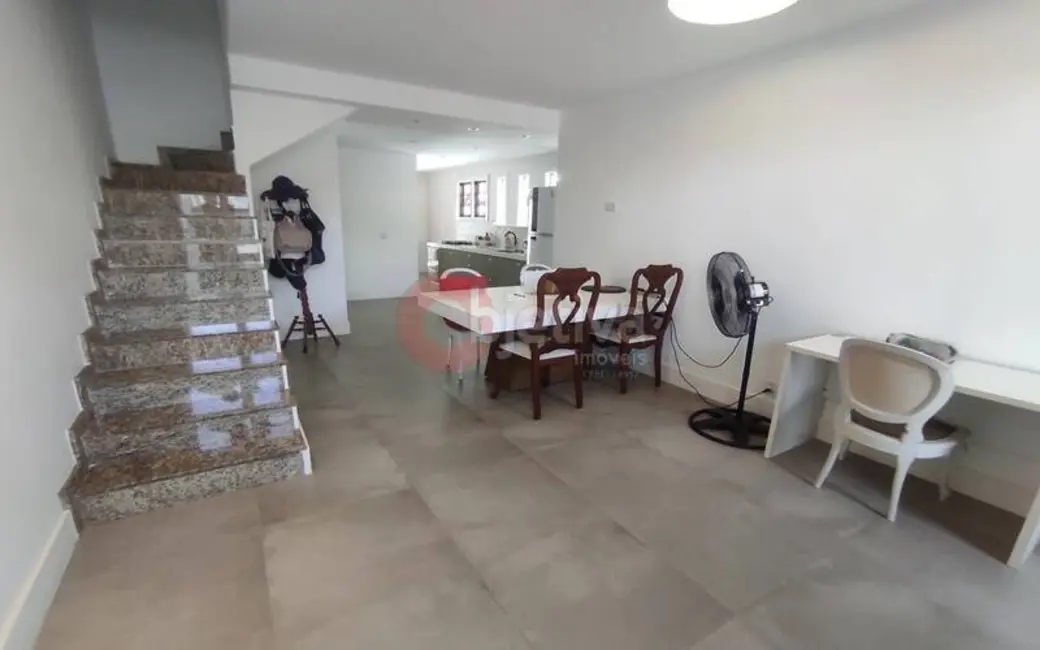 Foto 2 de Casa com 3 quartos à venda, 93m2 em Palmeiras, Cabo Frio - RJ