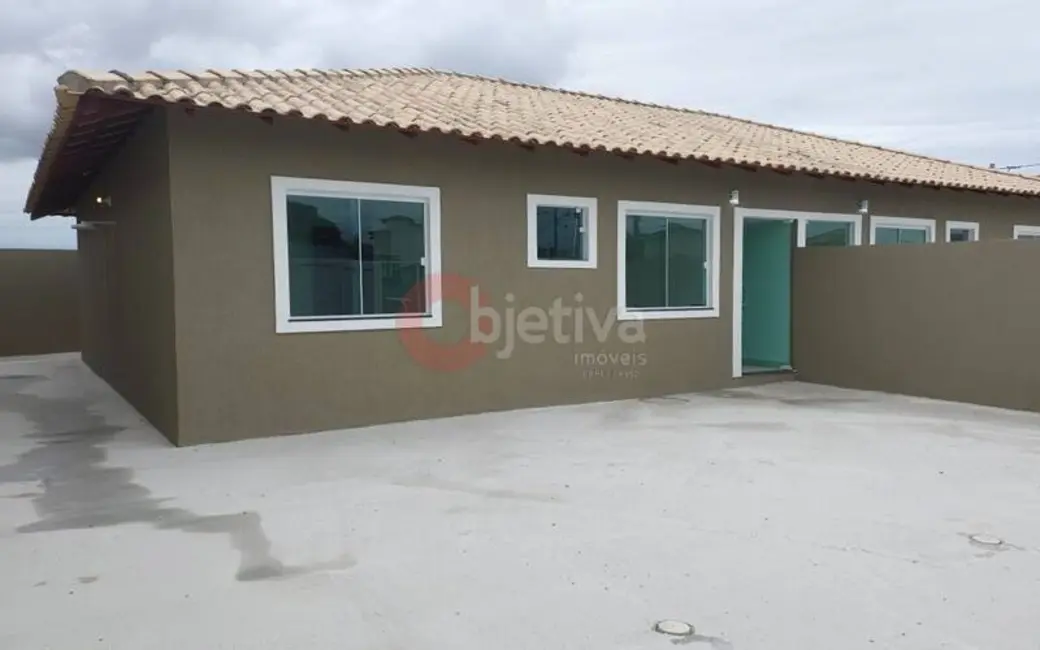 Foto 2 de Casa com 2 quartos à venda, 70m2 em Cabo Frio - RJ