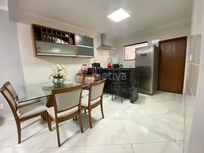 Foto 5 de Casa com 3 quartos à venda, 147m2 em Centro, Cabo Frio - RJ