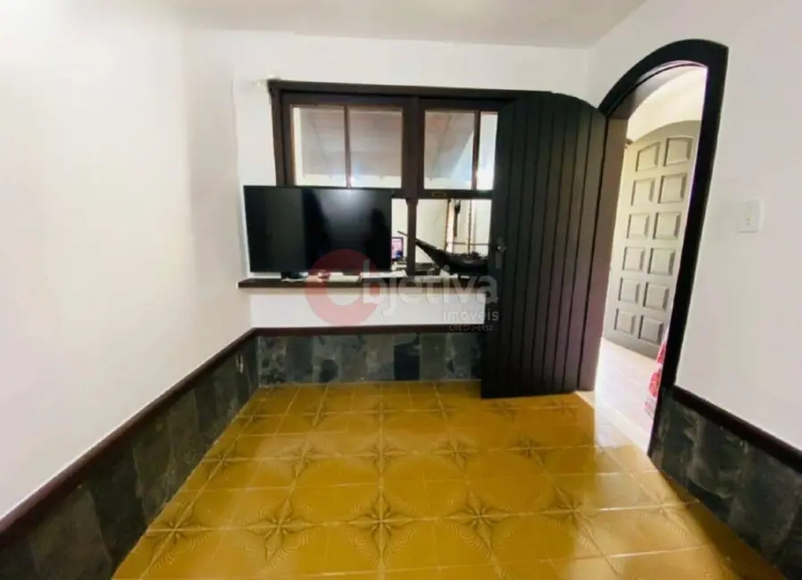 Casa com 4 quartos à venda, 360m2 em Jardim Excelsior, Cabo Frio - RJ - imagem 8 Foto 8 de Casa com 4 quartos à venda, 360m2 em Jardim Excelsior, Cabo Frio - RJ