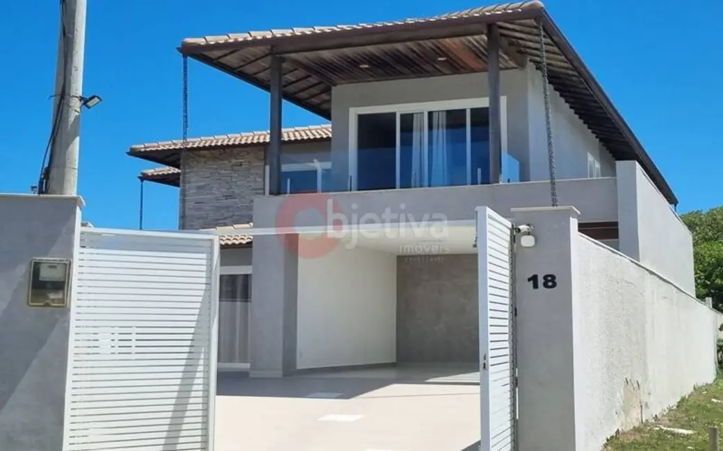 Foto 1 de Casa com 4 quartos à venda, 267m2 em Foguete, Cabo Frio - RJ