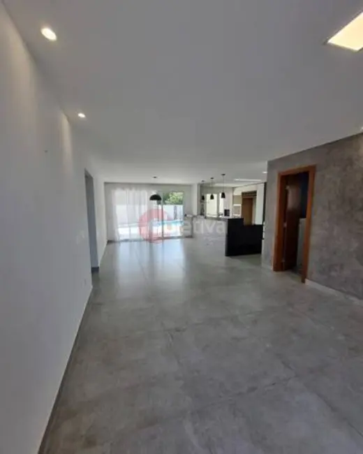 Foto 3 de Casa com 4 quartos à venda, 267m2 em Foguete, Cabo Frio - RJ