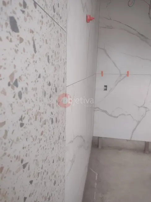 Casa de Condomínio com 3 quartos à venda, 384m2 em Ogiva, Cabo Frio - RJ - imagem 4 Foto 4 de Casa de Condomínio com 3 quartos à venda, 384m2 em Ogiva, Cabo Frio - RJ