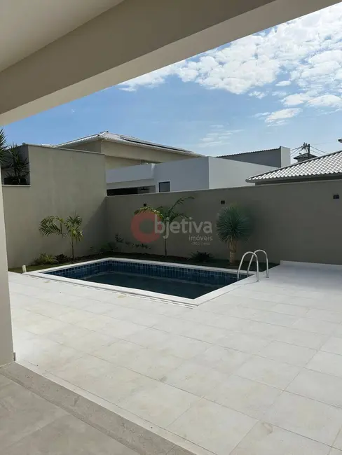 Casa de Condomínio com 3 quartos à venda, 360m2 em Nova São Pedro, Sao Pedro Da Aldeia - RJ - imagem 3 Foto 3 de Casa de Condomínio com 3 quartos à venda, 360m2 em Nova São Pedro, Sao Pedro Da Aldeia - RJ
