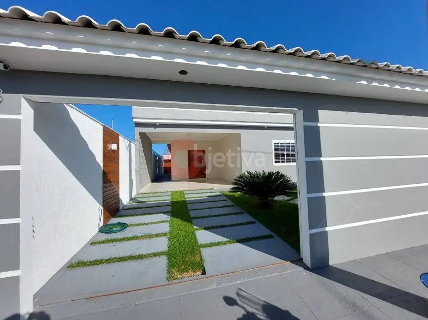 Casa com 3 quartos à venda, 360m2 em Cabo Frio - RJ - imagem 1 Foto 1 de Casa com 3 quartos à venda, 360m2 em Cabo Frio - RJ