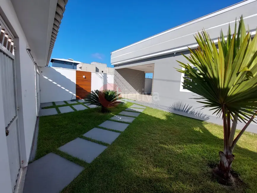 Casa com 3 quartos à venda, 360m2 em Cabo Frio - RJ - imagem 4 Foto 4 de Casa com 3 quartos à venda, 360m2 em Cabo Frio - RJ