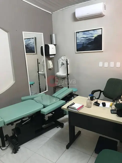 Loja para alugar, 281m2 em Centro, Cabo Frio - RJ - imagem 9 Foto 9 de Loja para alugar, 281m2 em Centro, Cabo Frio - RJ