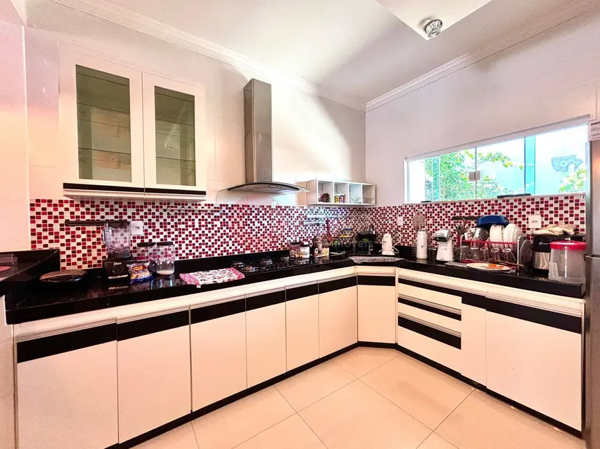 Foto 9 de Casa com 2 quartos à venda, 380m2 em Cabo Frio - RJ