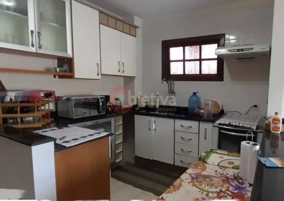 Casa com 3 quartos à venda, 104m2 em Peró, Cabo Frio - RJ - imagem 3 Foto 3 de Casa com 3 quartos à venda, 104m2 em Peró, Cabo Frio - RJ