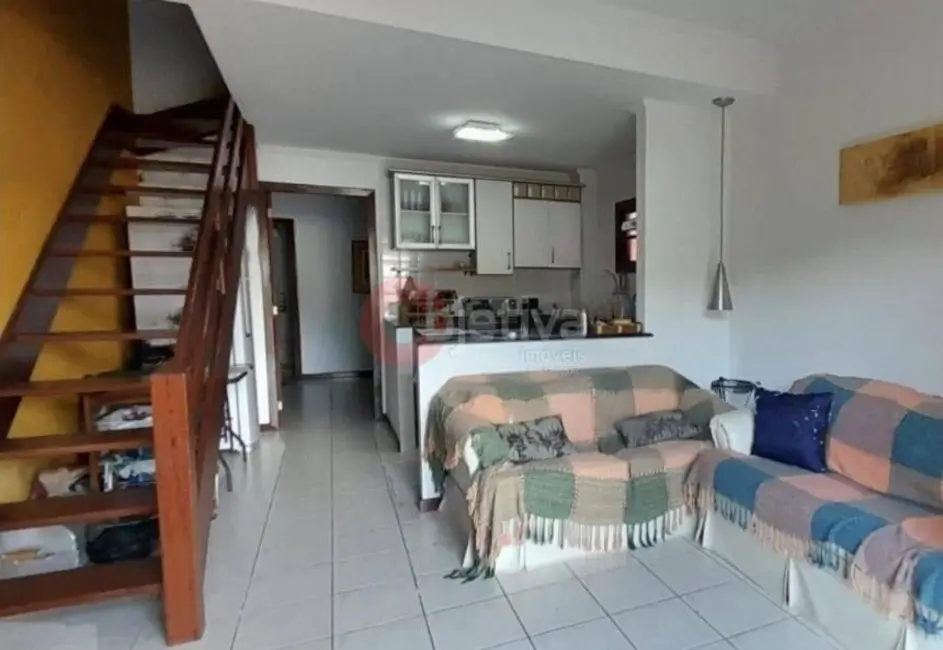 Foto 2 de Casa com 3 quartos à venda, 104m2 em Peró, Cabo Frio - RJ