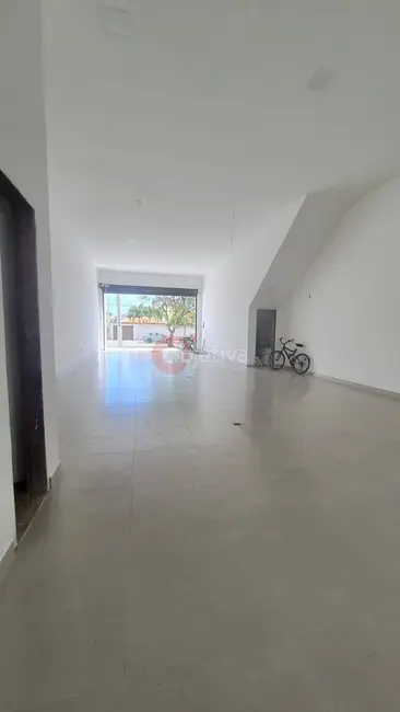 Foto 2 de Loja para alugar, 150m2 em Jardim Excelsior, Cabo Frio - RJ