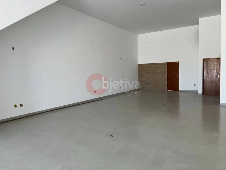 Sala Comercial para alugar, 150m2 em Jardim Excelsior, Cabo Frio - RJ - imagem 4 Foto 4 de Sala Comercial para alugar, 150m2 em Jardim Excelsior, Cabo Frio - RJ