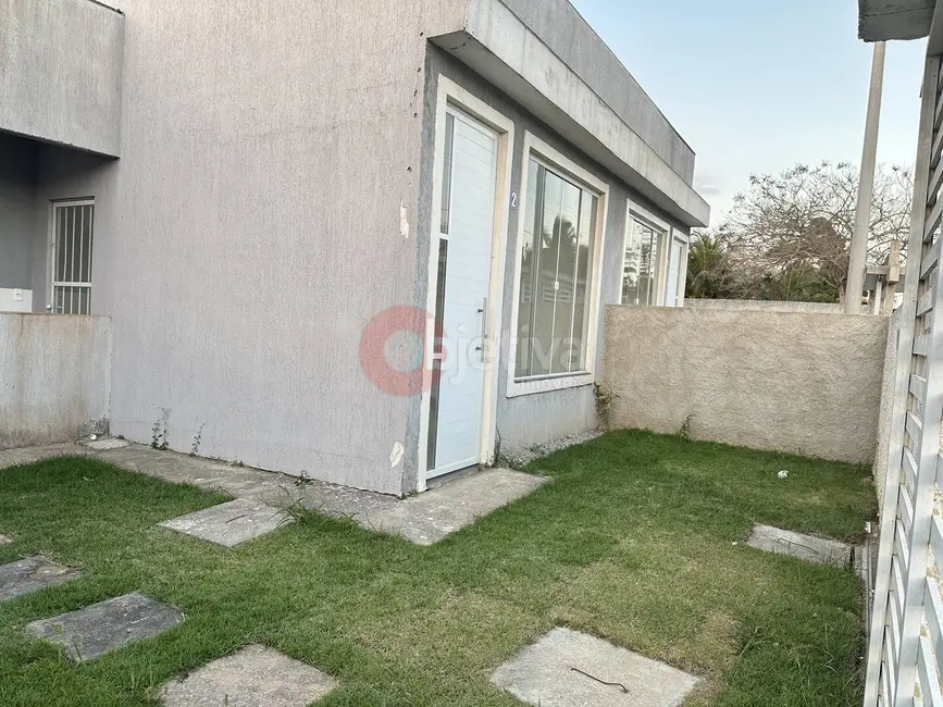 Foto 2 de Casa com 2 quartos à venda, 60m2 em Cabo Frio - RJ