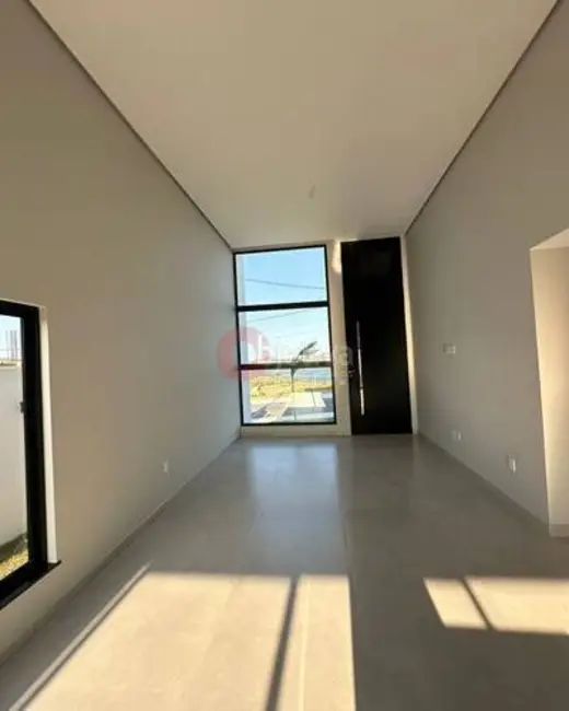 Foto 2 de Casa de Condomínio com 3 quartos à venda, 125m2 em Nova São Pedro, Sao Pedro Da Aldeia - RJ