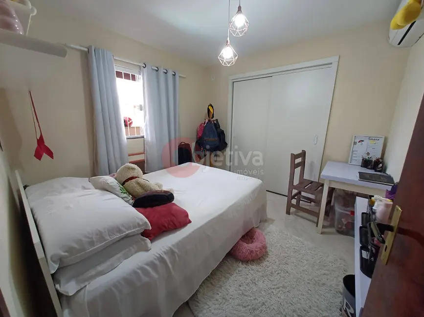 Casa com 2 quartos à venda, 500m2 em Rio da Areia (Bacaxá), Saquarema - RJ - imagem 9 Foto 9 de Casa com 2 quartos à venda, 500m2 em Rio da Areia (Bacaxá), Saquarema - RJ