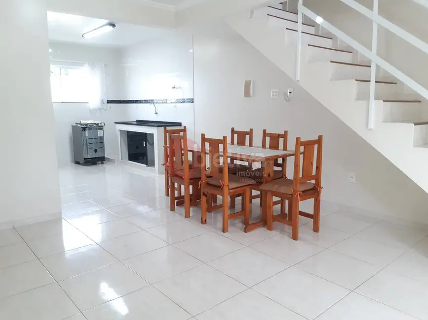 Foto 4 de Casa com 2 quartos à venda, 86m2 em Peró, Cabo Frio - RJ