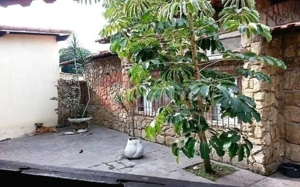 Casa com 8 quartos à venda, 1347m2 em São Bento, Cabo Frio - RJ - imagem 3 Foto 3 de Casa com 8 quartos à venda, 1347m2 em São Bento, Cabo Frio - RJ